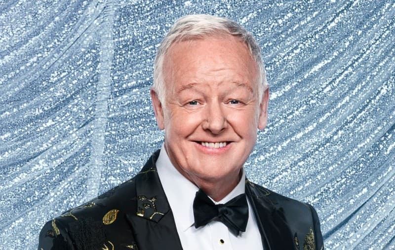 Les Dennis