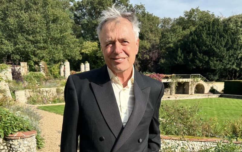 Simon Finch